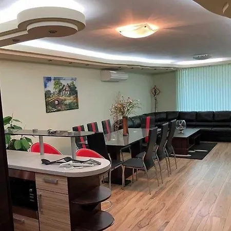 In Rila Park For Up To 4 Adults Apartman *